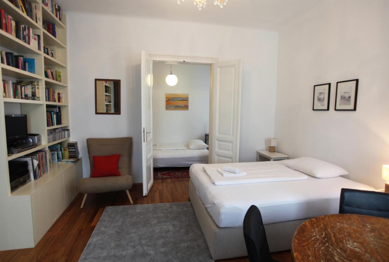 Casa Nostra - Ausgefallene Wohnung Am Augarten Viena Exterior foto